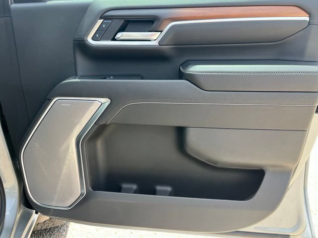 Used 2025 Sterling Metallic GMC Denali image 28