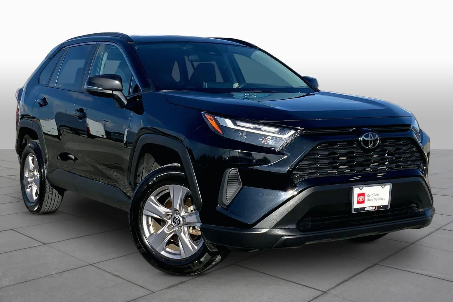 Used 2025 Midnight Black Metallic Toyota XLE image 3