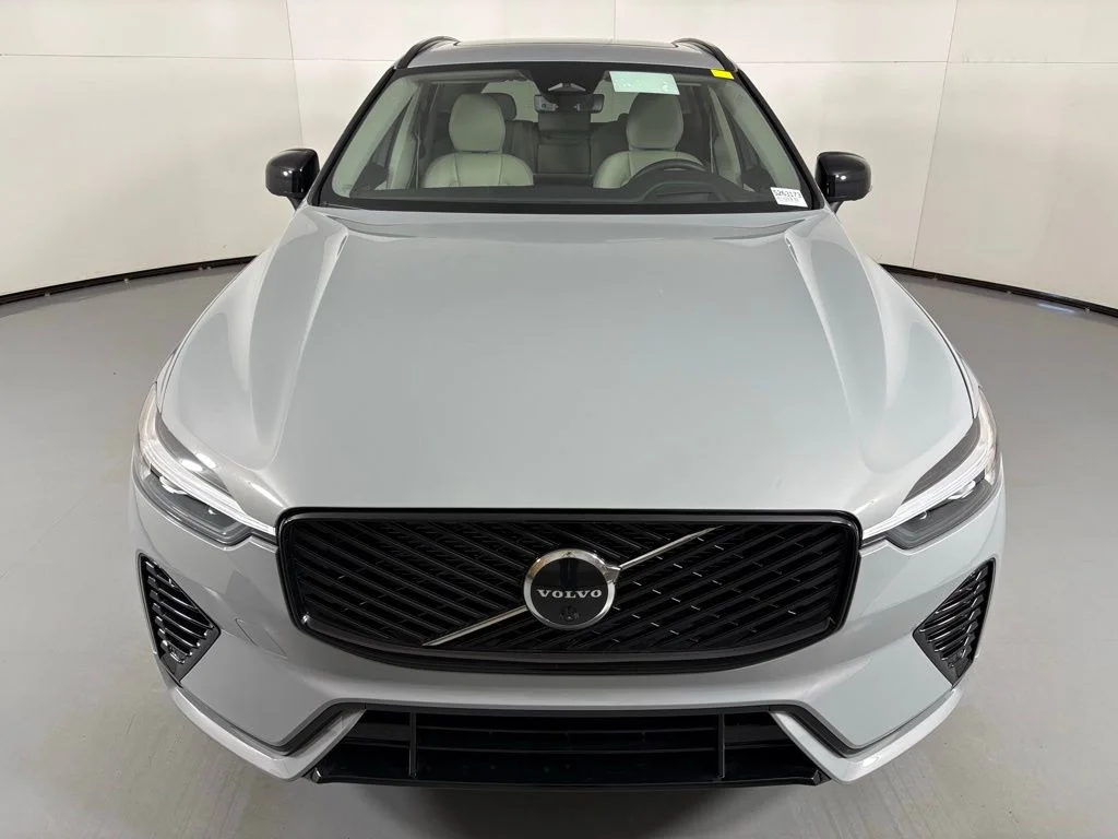 New 2026 Vapour Grey Volvo Ultra image 3