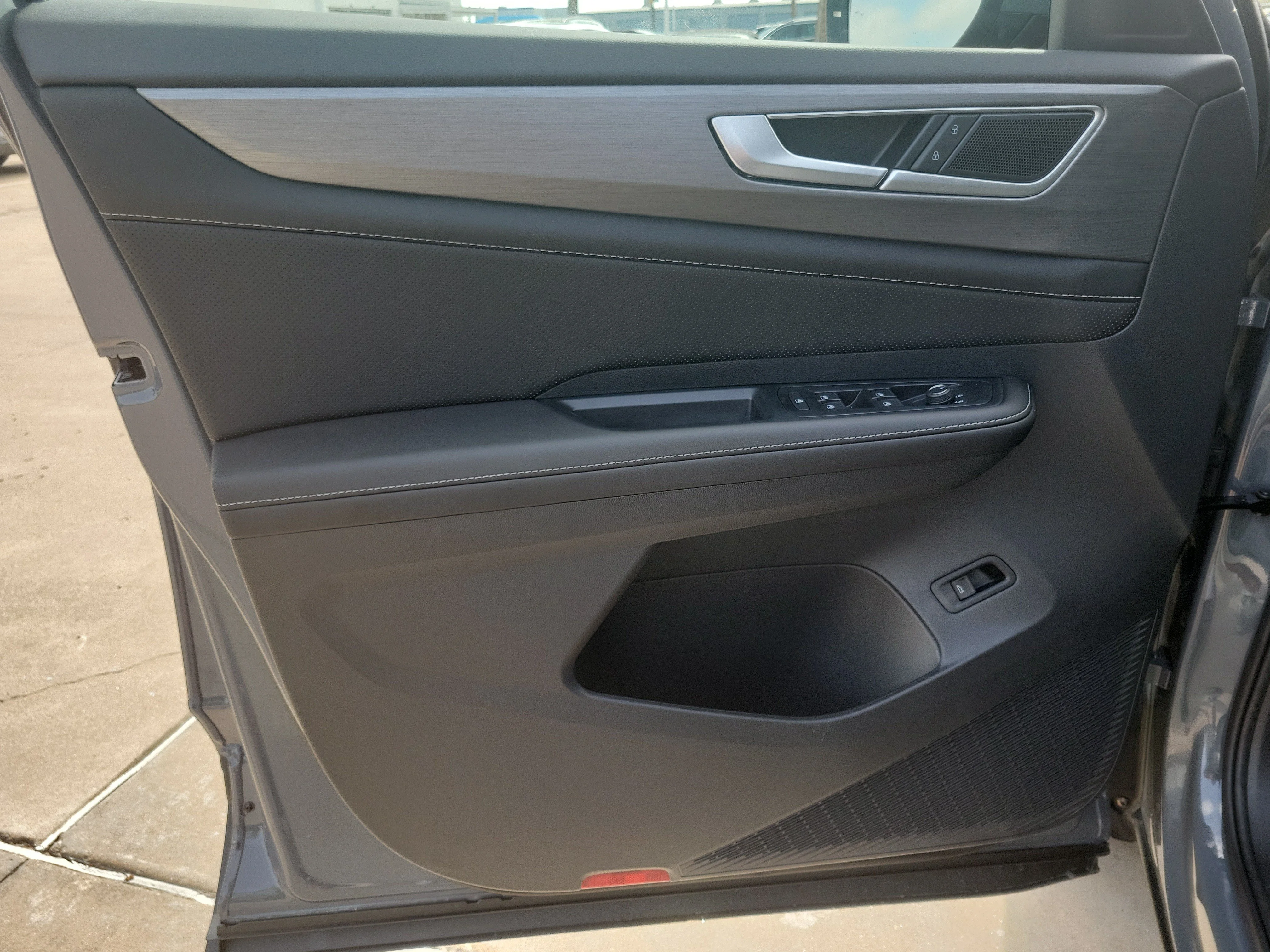 New 2026 Gray Volkswagen 2.0T SE w/Technology image 18