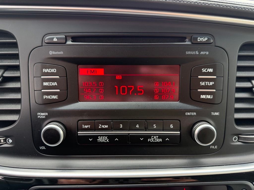 Used 2015 Gray Kia EX image 19