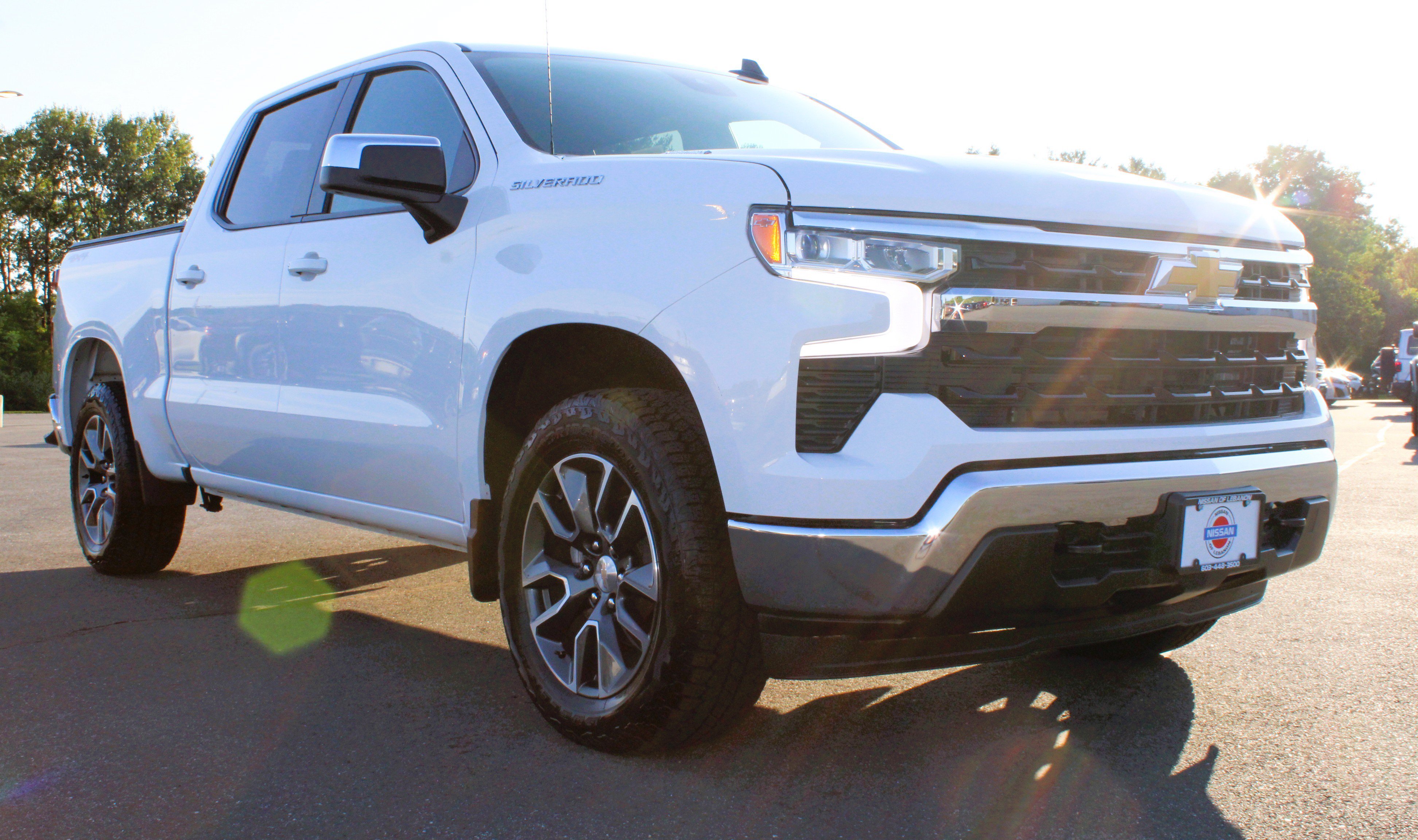Used 2024 Summit White Chevrolet LT image 4
