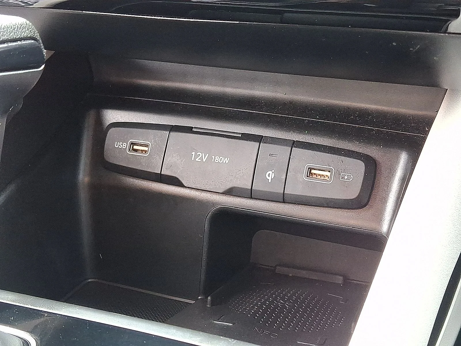 Used 2023 Black Hyundai SEL image 23