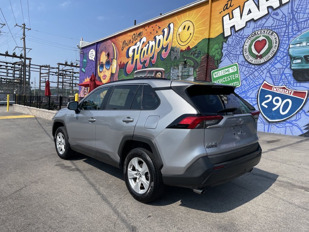 Used 2019 Silver Toyota XLE image 3