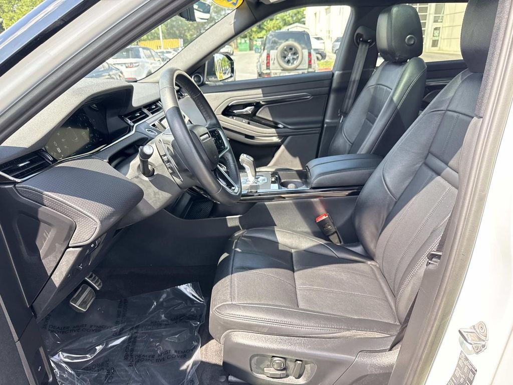Used 2023 White Land Rover Dynamic image 18