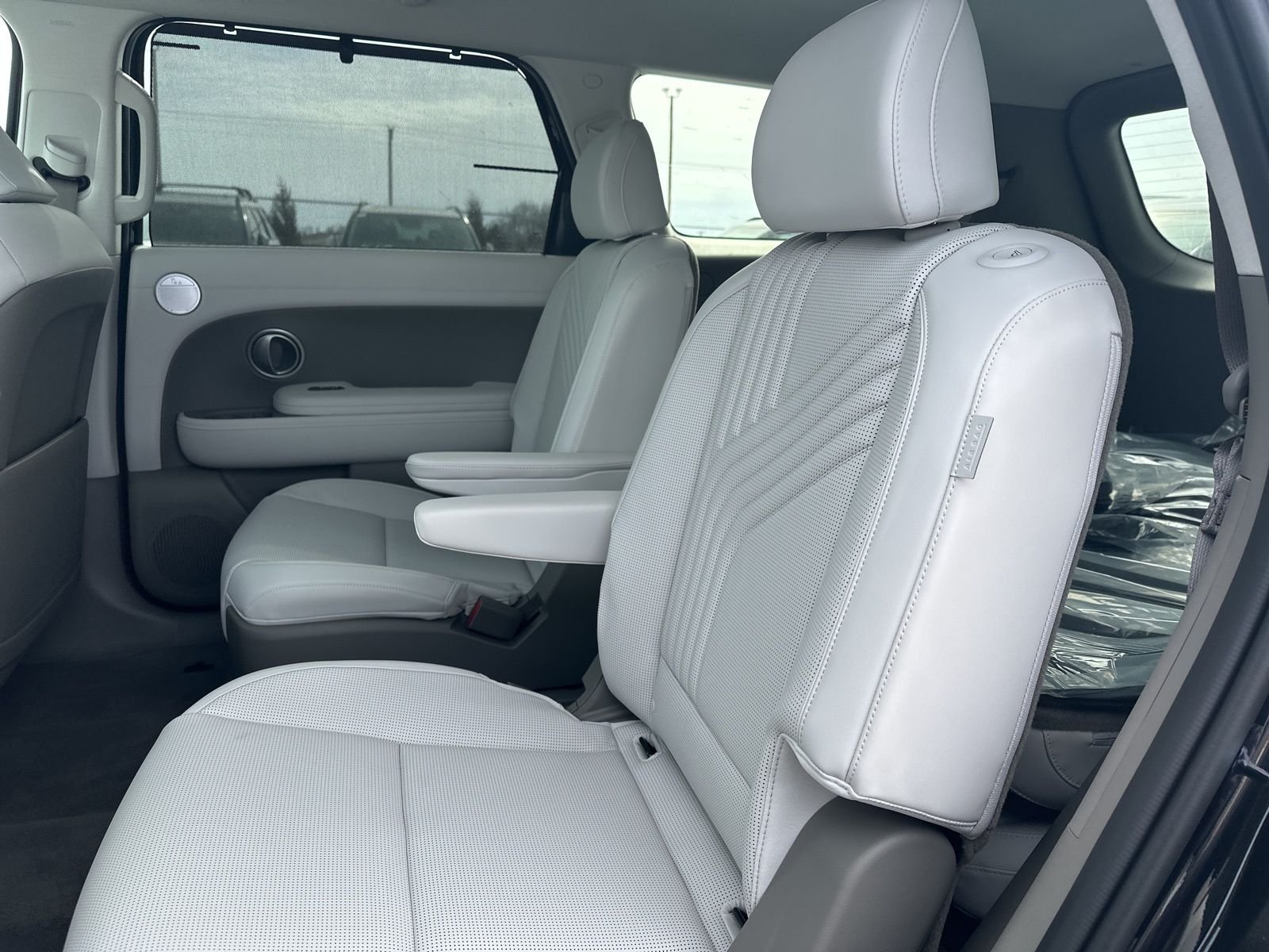 New 2026 Black Hyundai SEL Premium 7P image 19