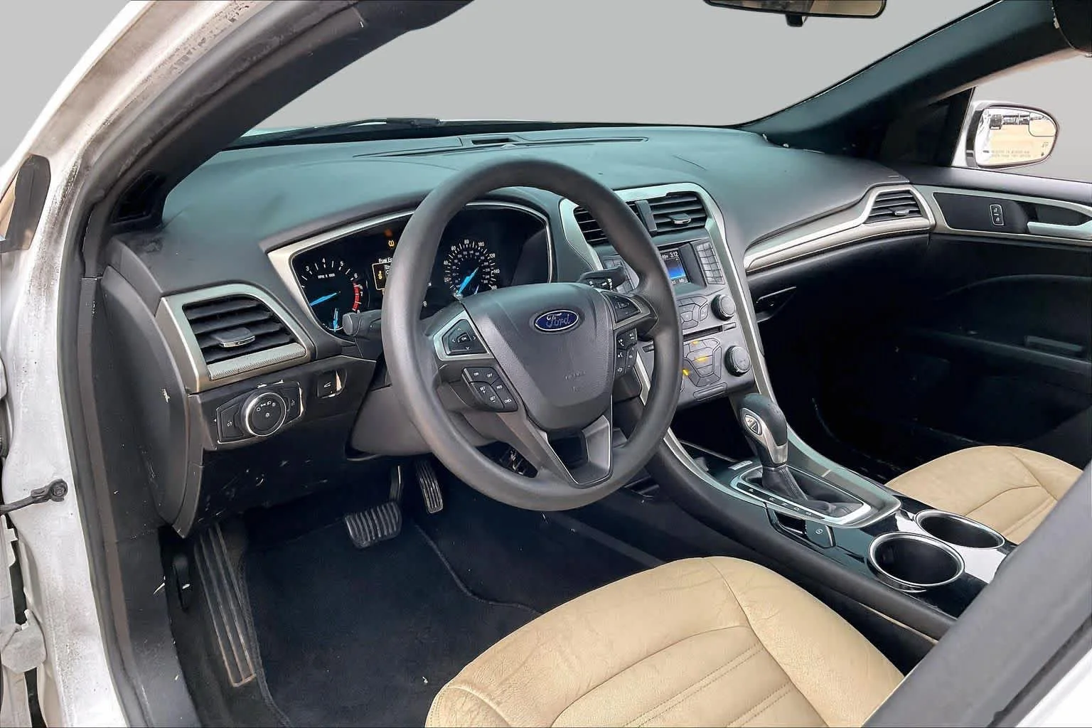 Used 2014 Oxford White Ford SE image 16