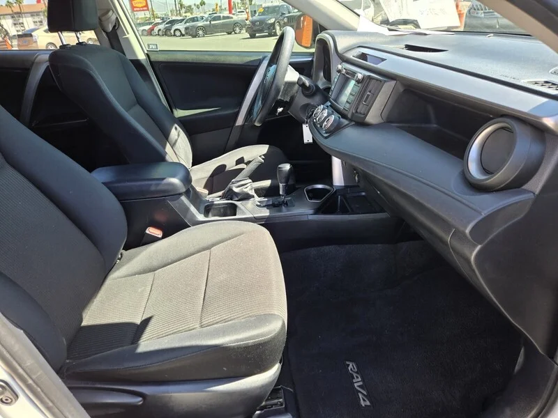 Used 2017 White Toyota LE image 12