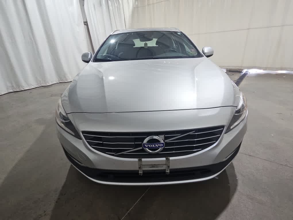 Used 2016 Silver Volvo T5 Drive-E Platinum image 9