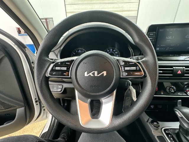 Used 2023 White Kia LX image 12