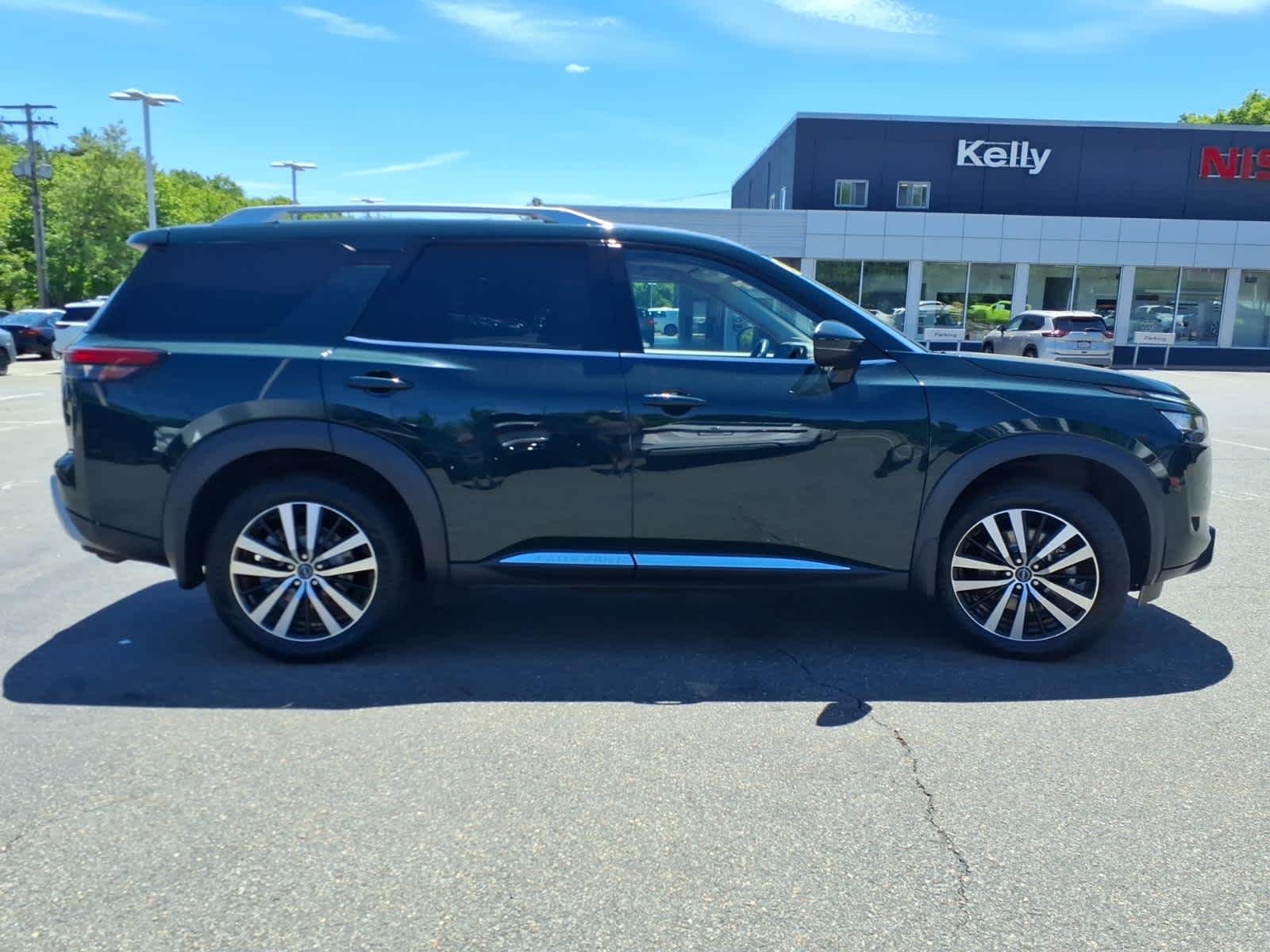 Certified Used 2024 Obsidian Green Pearl Nissan Platinum image 4