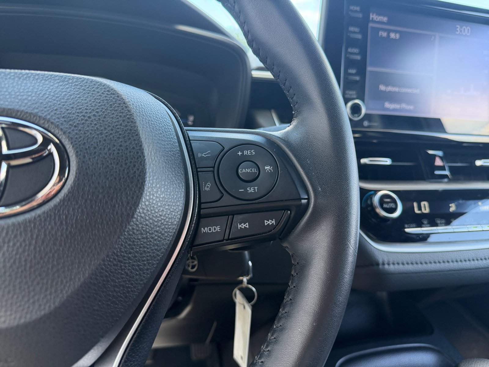 Used 2022 White Toyota SE image 12