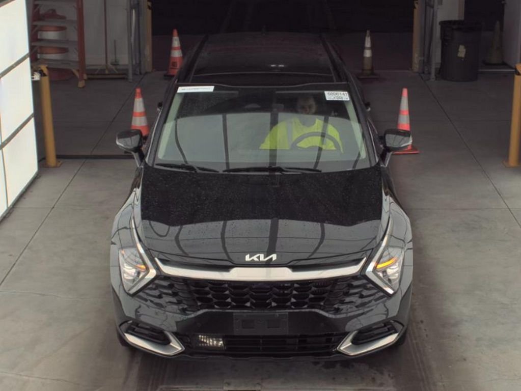 Used 2023 Black Kia SX-Prestige image 3