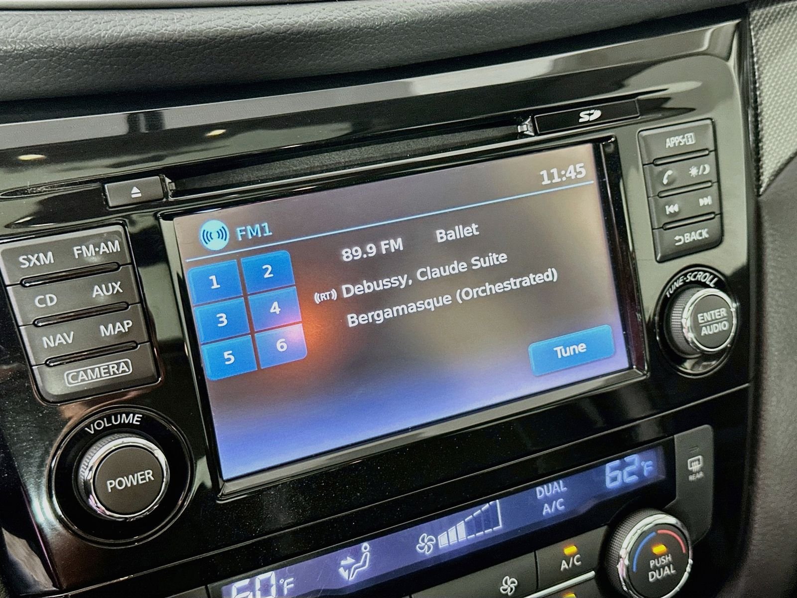 Used 2015 Gun Metallic Nissan SL image 15
