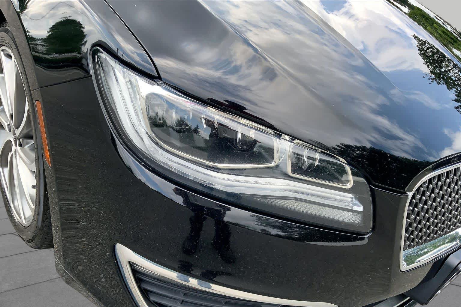 Used 2018 Black Velvet Lincoln Reserve image 27