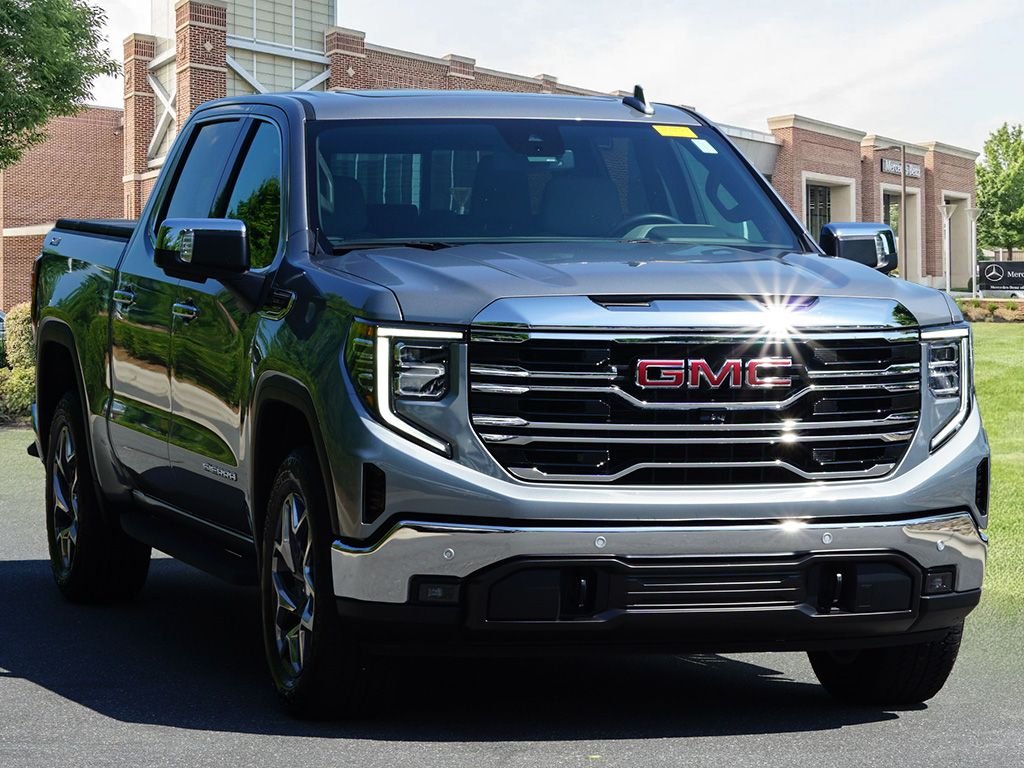 Used 2025 Sterling Metallic GMC SLT image 3