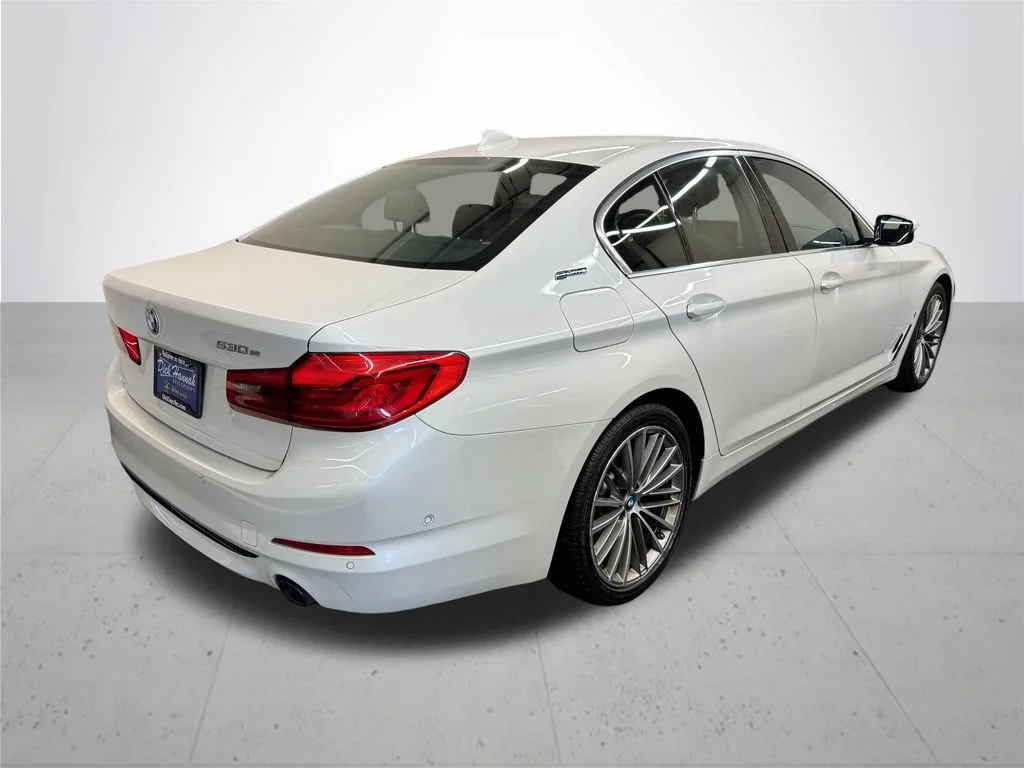 Used 2019 White BMW 530e iPerformance image 7