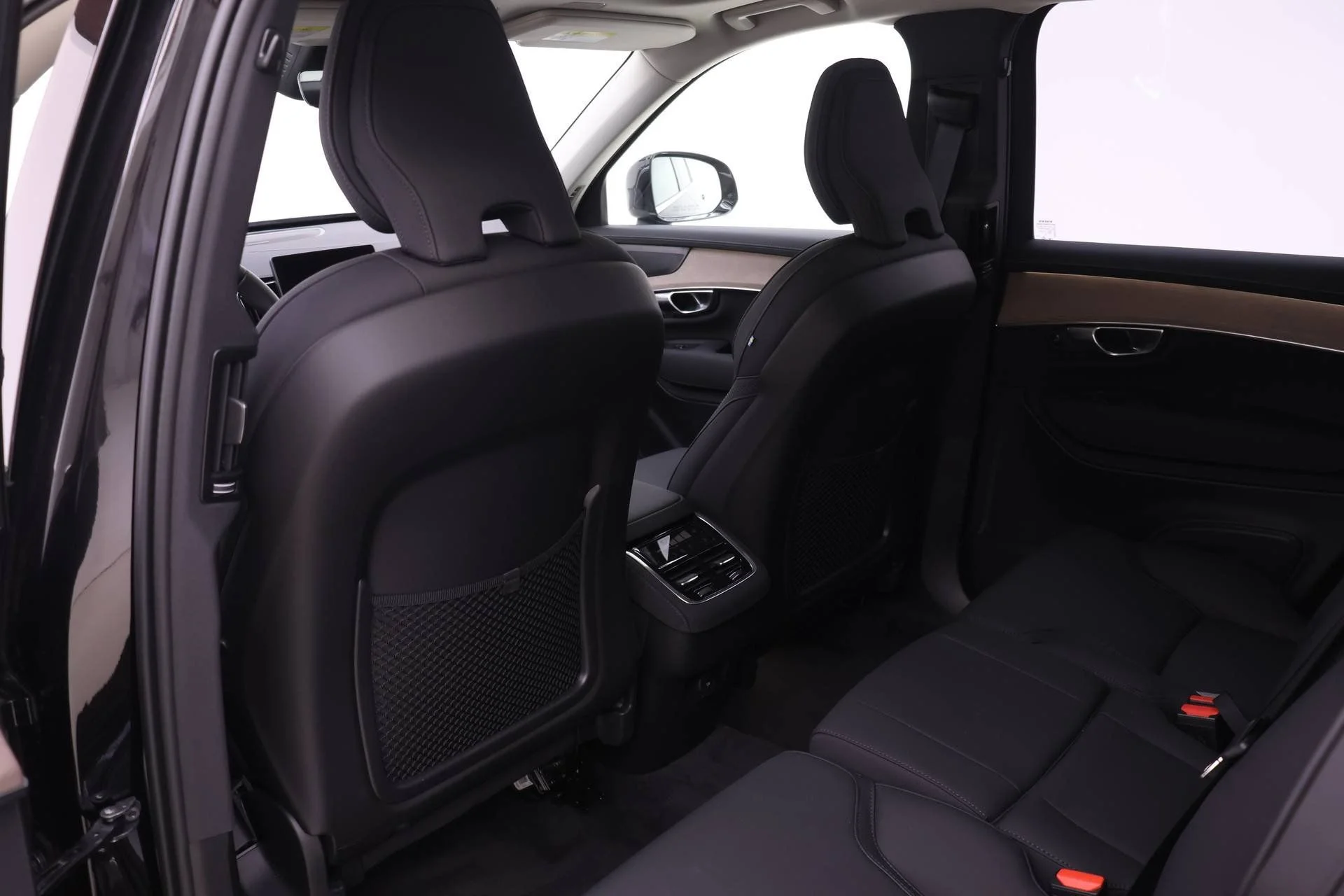 New 2026 Black Volvo B6 Plus 7-Seater image 15