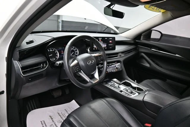 Used 2024 White INFINITI PURE image 28