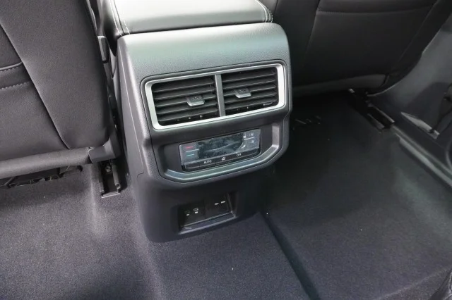 New 2026 Pure Gray Volkswagen 2.0T SE w/Technology image 23