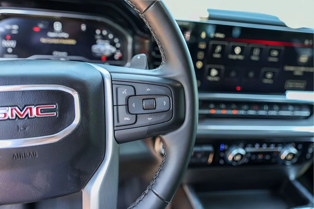 Used 2023 Silver GMC SLT image 16