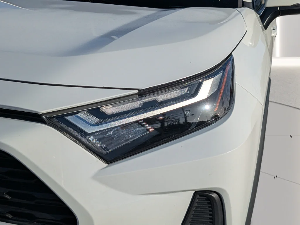Used 2023 White Toyota XLE image 7