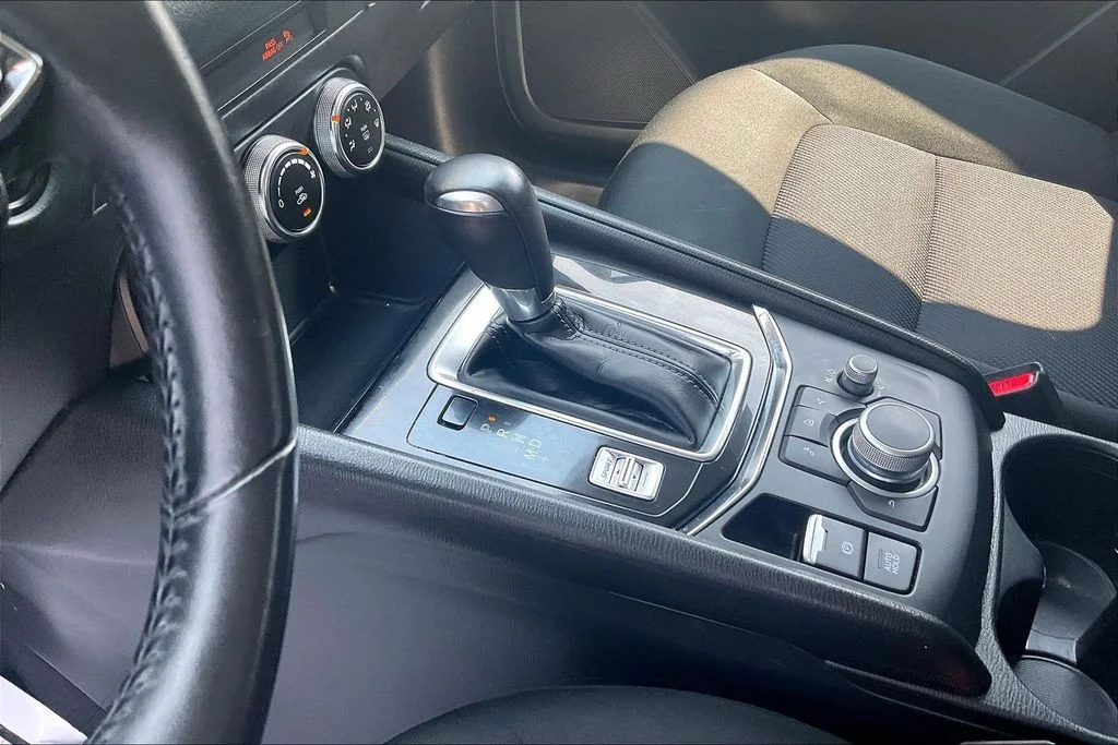 Used 2022 Snowflake White Pearl Mazda 2.5 S image 17