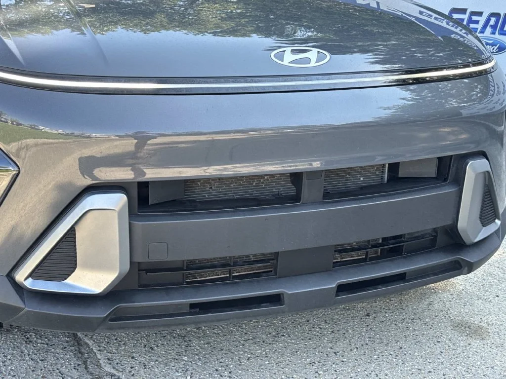 Used 2025 Gray Hyundai SEL image 4