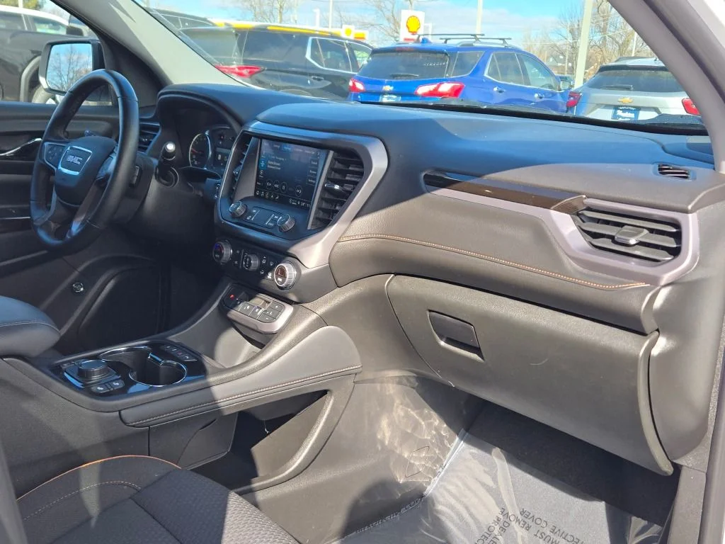 2023 GMC Acadia AT4 - Photo 7