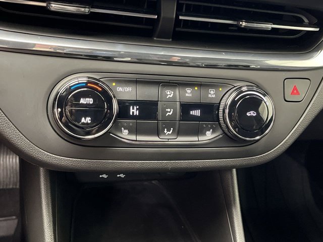 Used 2025 Summit White Buick Preferred image 21