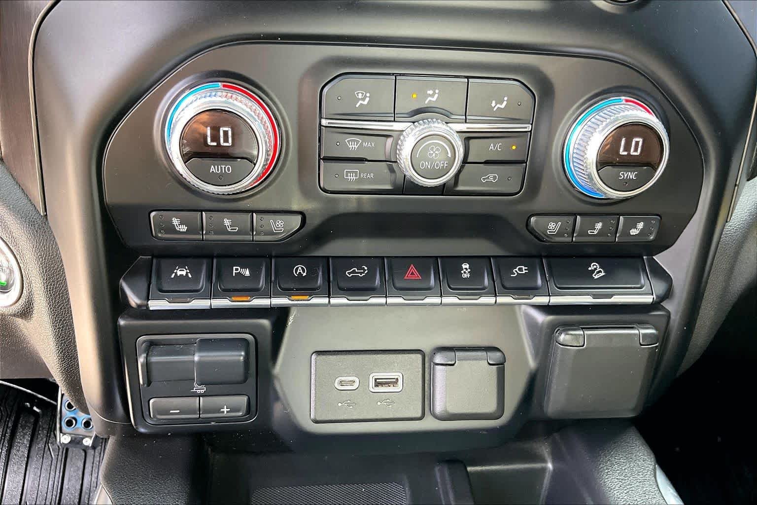 Used 2019 Dark Sky Metallic GMC AT4 image 33