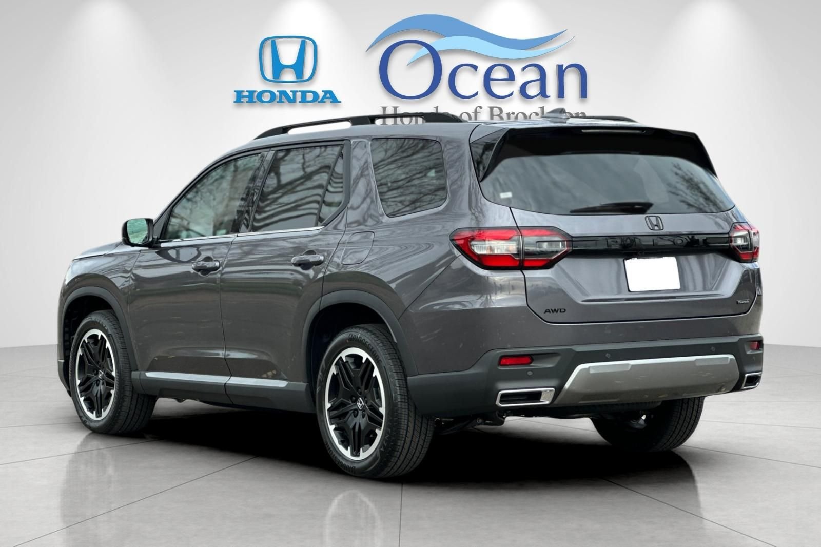 New 2026 Modern Steel Metallic Honda Touring image 3