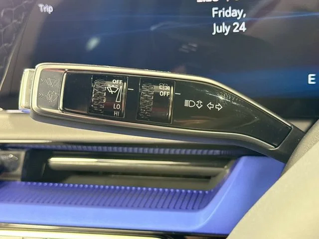 2027 Cadillac OPTIQ Luxury - Photo 14