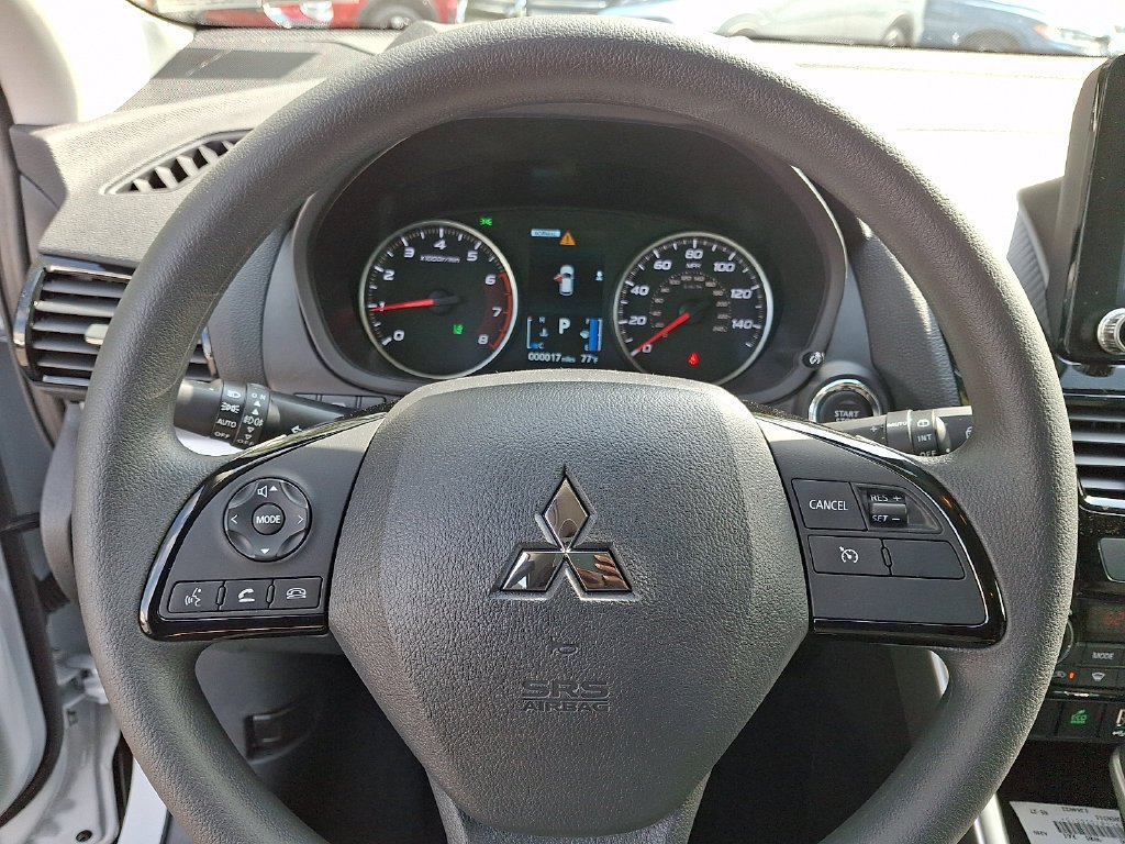 New 2026 White Mitsubishi LE 1.5T S-AWC image 10