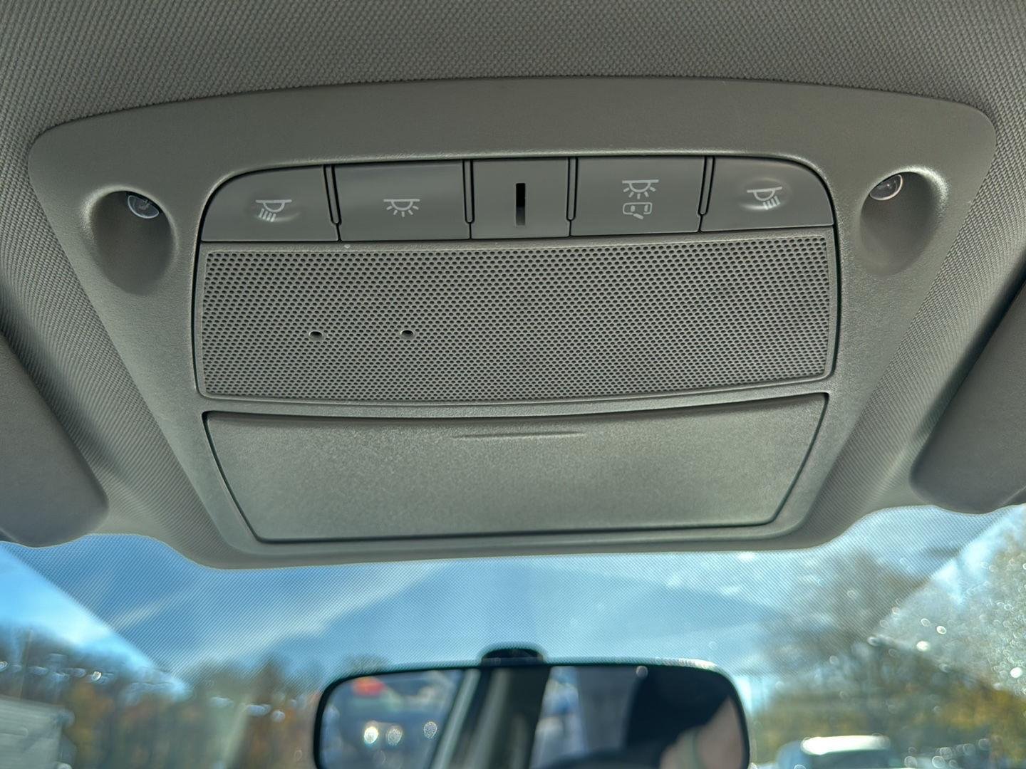Used 2019 Glacier White Nissan S image 19