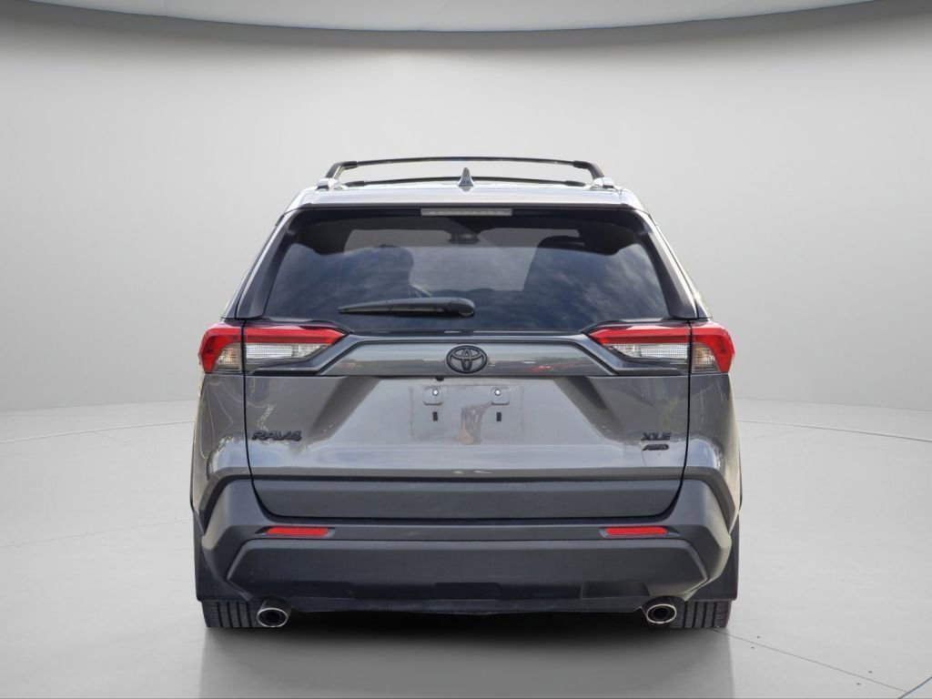 Used 2022 Magnetic Gray Metallic Toyota XLE Premium image 22