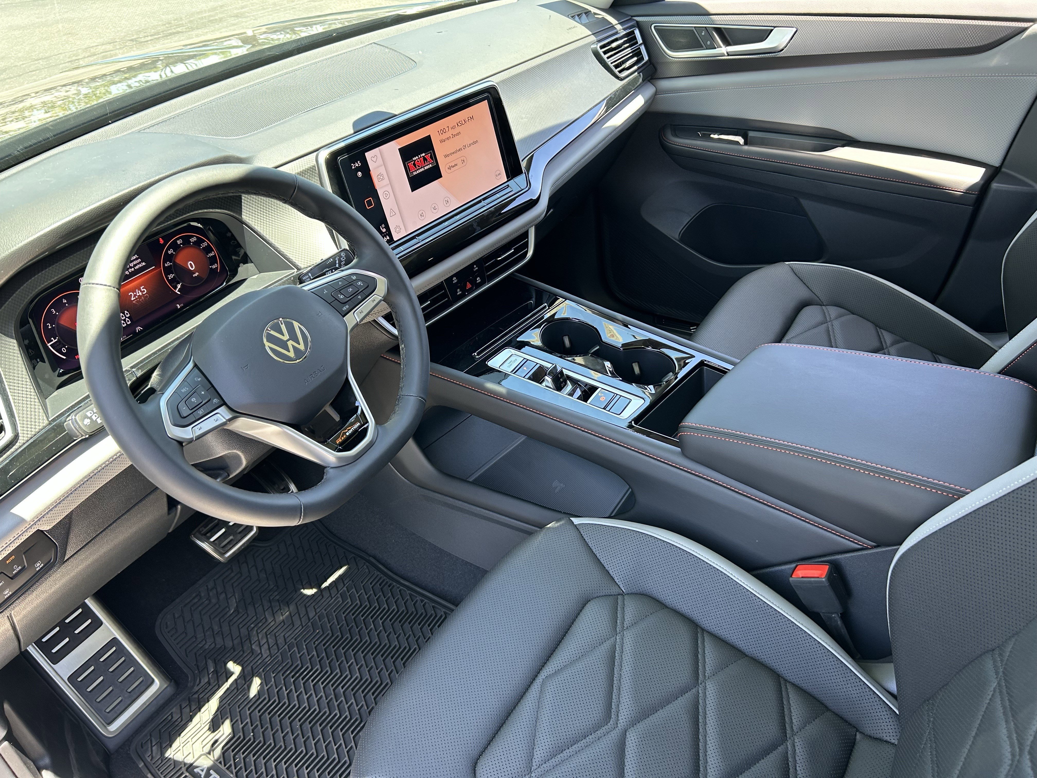 New 2026 Deep Black Pearl Volkswagen 2.0T Peak Edition image 14