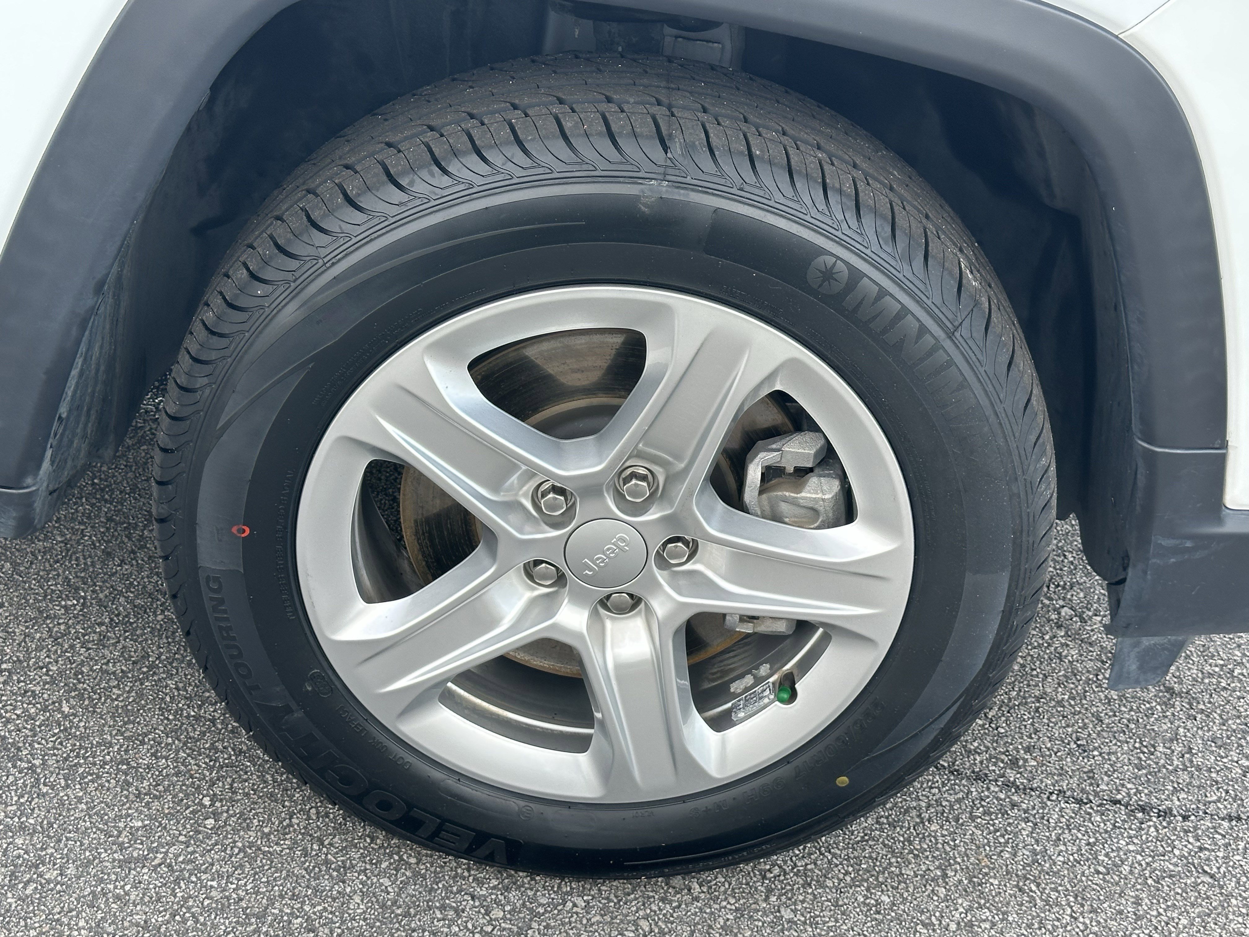 Used 2023 Bright White Clearcoat Jeep Sport image 13
