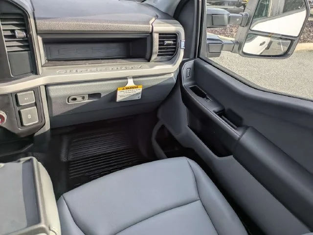 New 2027 Oxford White Ford F-350® XL image 16