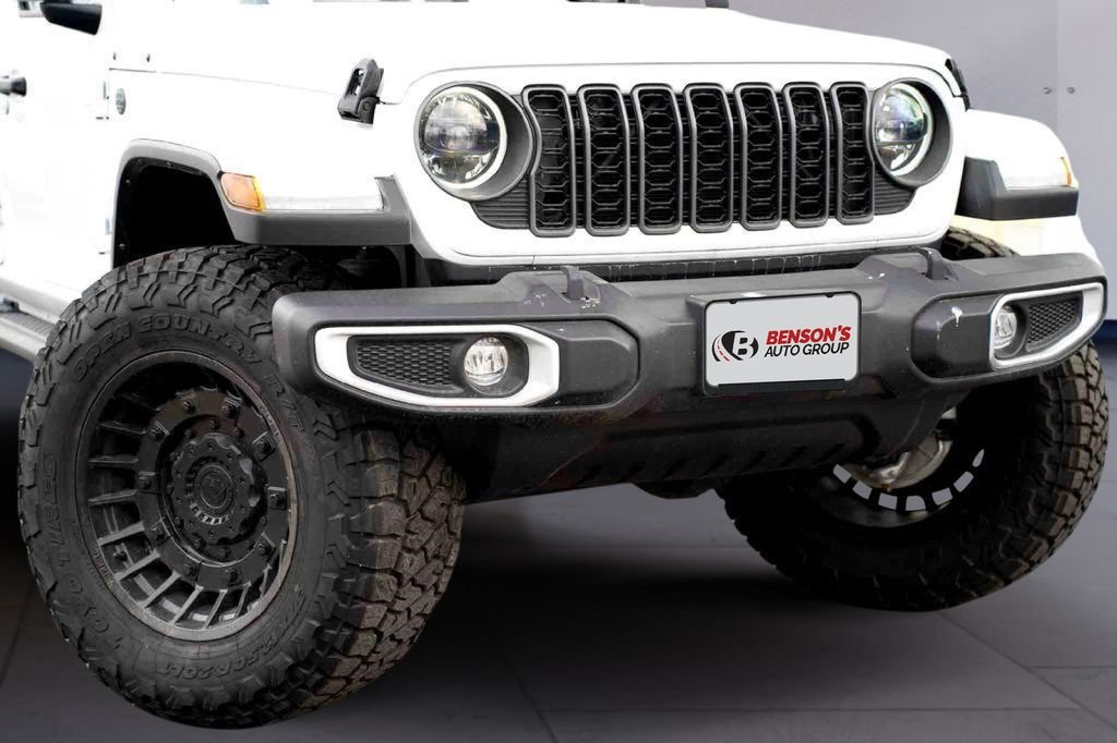 New 2024 Bright White Clear-Coat Exterior Paint Jeep Sport S image 3
