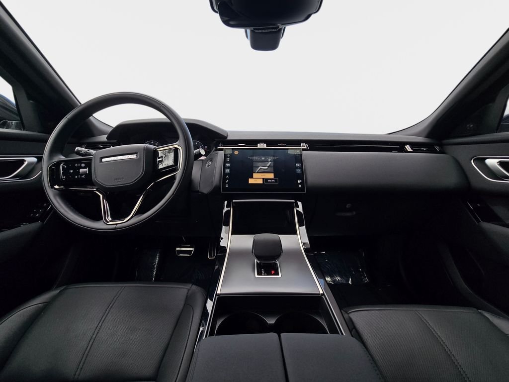 Certified Used 2025 Gray Land Rover Dynamic SE image 9