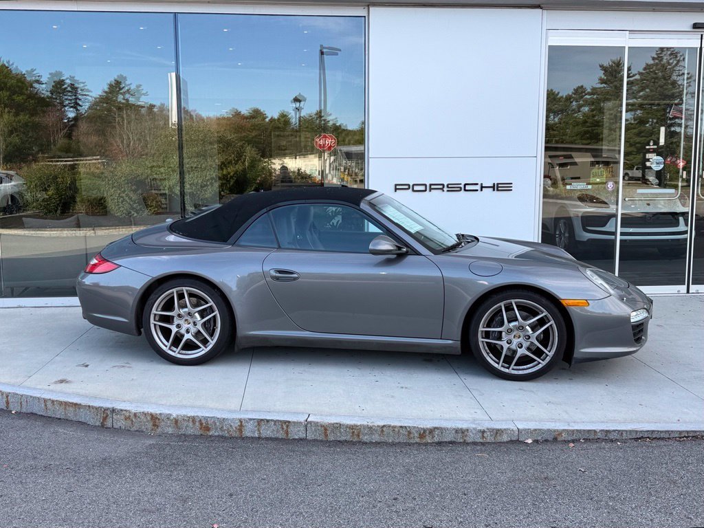 Used 2011 Gray Porsche Carrera image 27