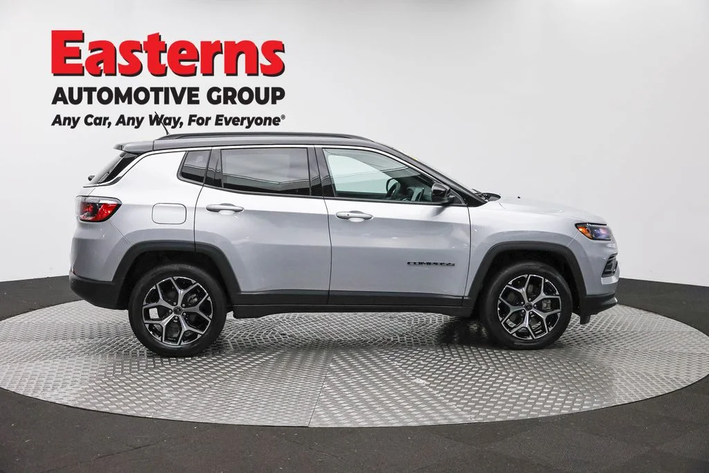 Used 2025 Silver Jeep Limited image 4