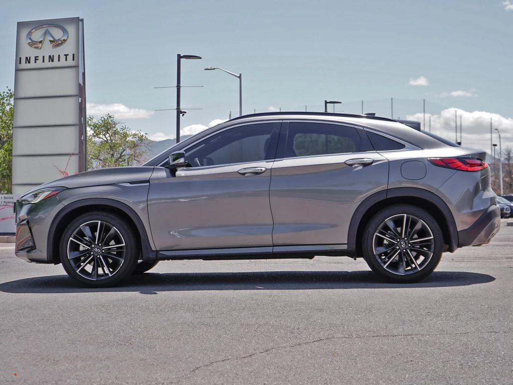 Used 2023 Graphite Shadow INFINITI LUXE image 5