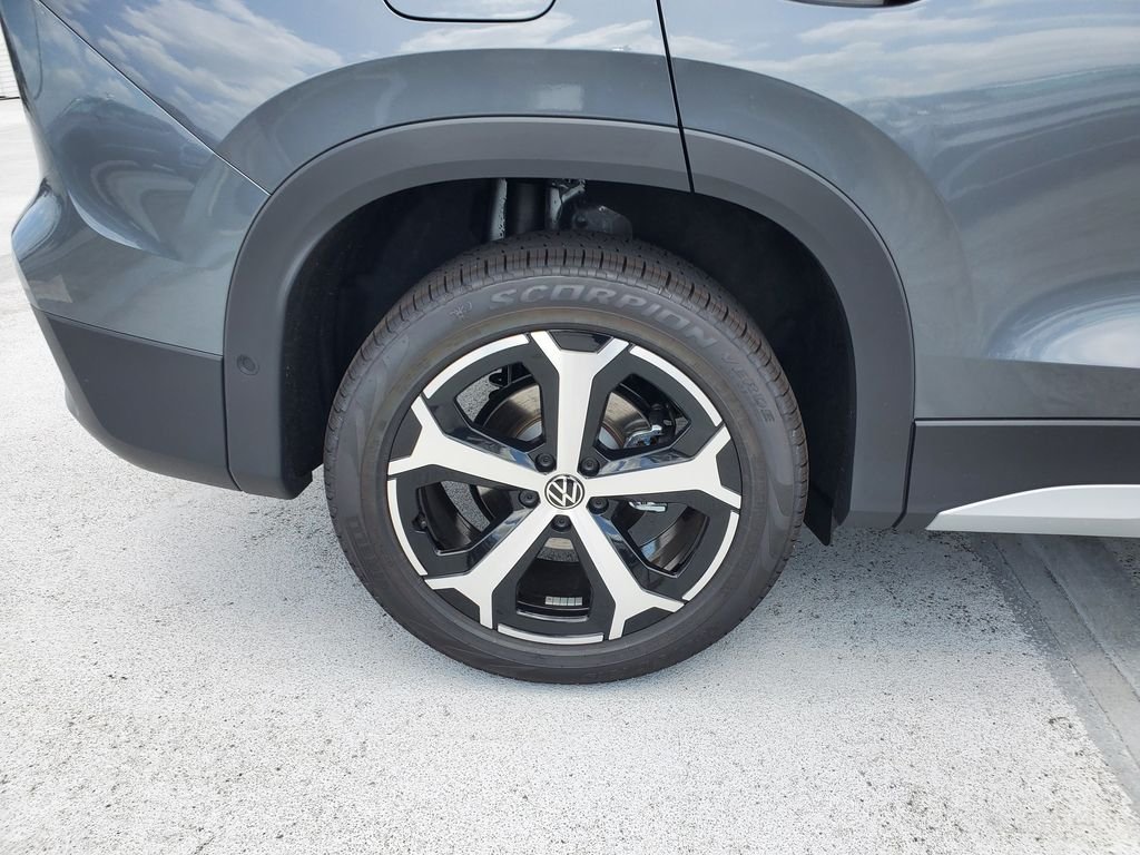 New 2026 Gray Volkswagen 2.0T SE image 5