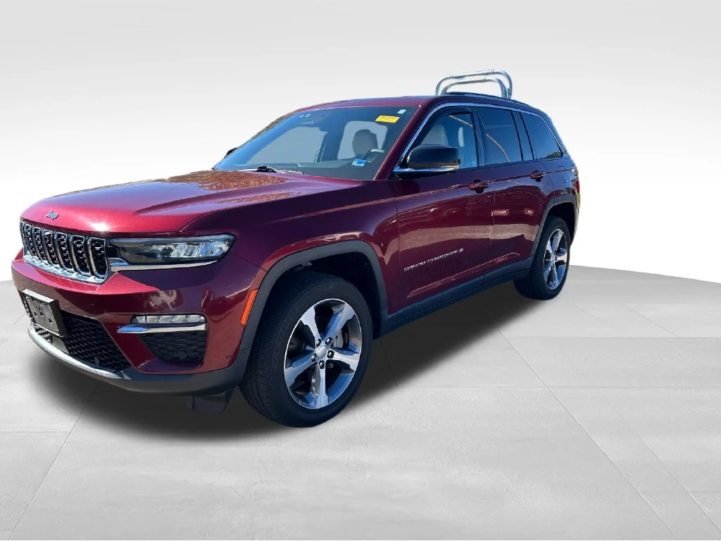Used 2023 Red Jeep Limited image 9