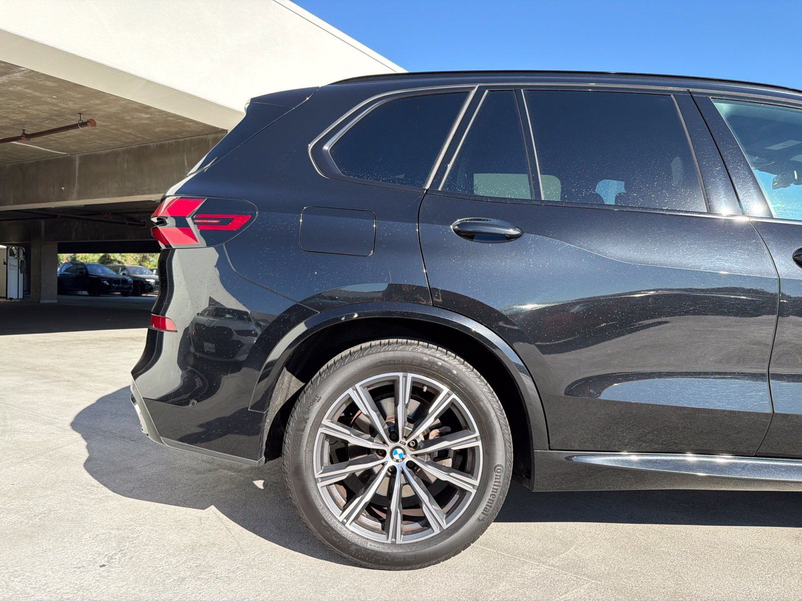 Used 2024 Black Sapphire Metallic BMW sDrive40i image 5