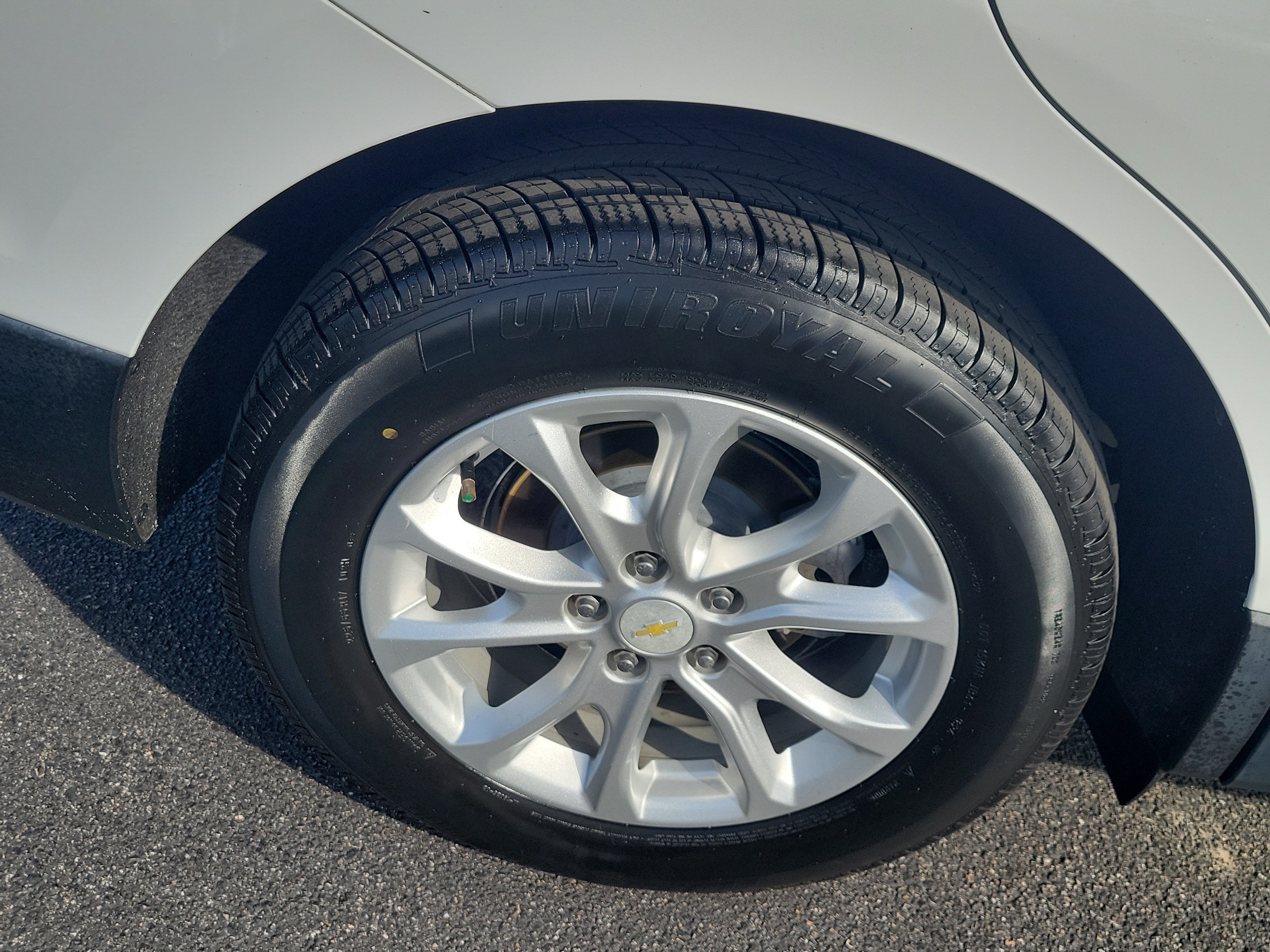 Used 2021 Summit White Chevrolet LS image 9