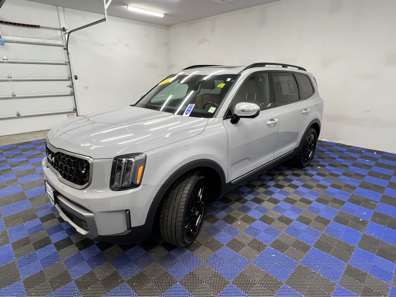 Used 2023 Wolf Gray Kia SX X-Line image 15