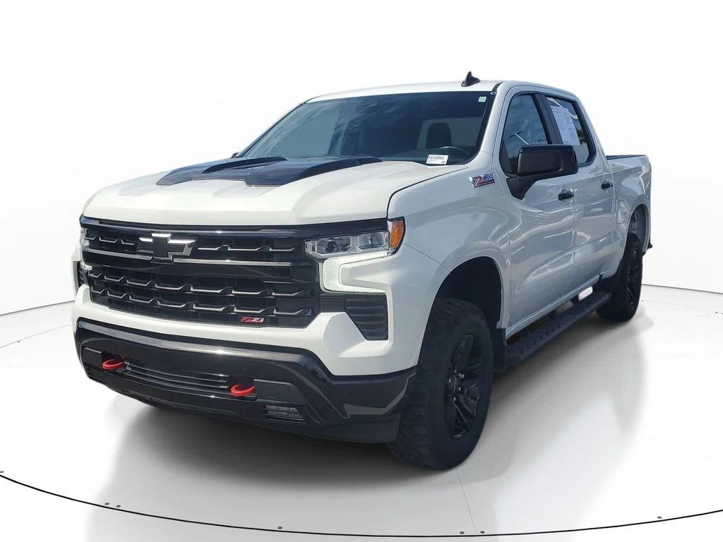 Used 2023 White Chevrolet LT Trail Boss image 3
